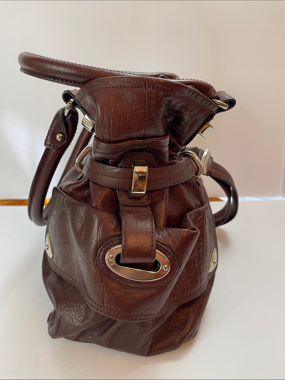 B. MAKOWSKY RICH BROWN LEATHER SHOULDER BAG WITH LEOPARD LINING - Picture 3 of 12